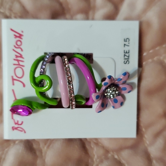 Betsey Johnson Jewelry - Betsey Johnson ring 💍